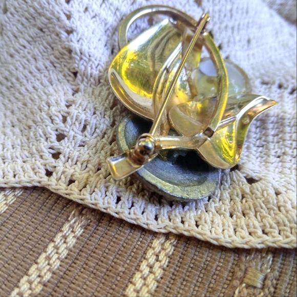 Vintage Gold Tone Broach Pin - Picture 6 of 6